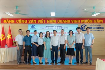 LỄ BẢO VỆ LUẬN ÁN TIẾN SĨ CẤP TRƯỜNG CỦA NGHIÊN CỨU SINH TRẦN XUÂN GIAO
