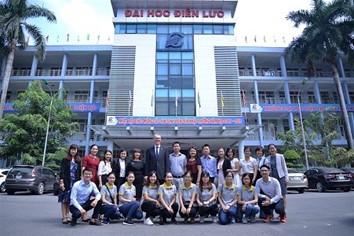 Trường Đại học Điện lực đẩy mạnh hợp tác với ACCA