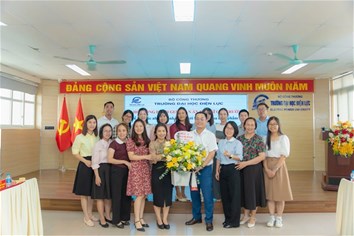 LỄ BẢO VỆ LUẬN ÁN TIẾN SĨ CẤP TRƯỜNG CỦA NGHIÊN CỨU SINH ĐẶNG QUỐC HƯƠNG